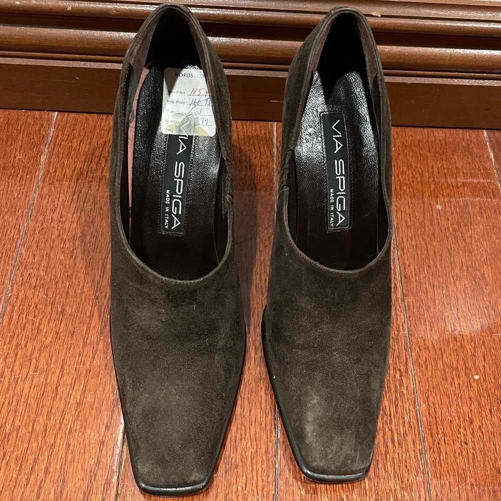 Vintage Via Spiga Suede Pumps